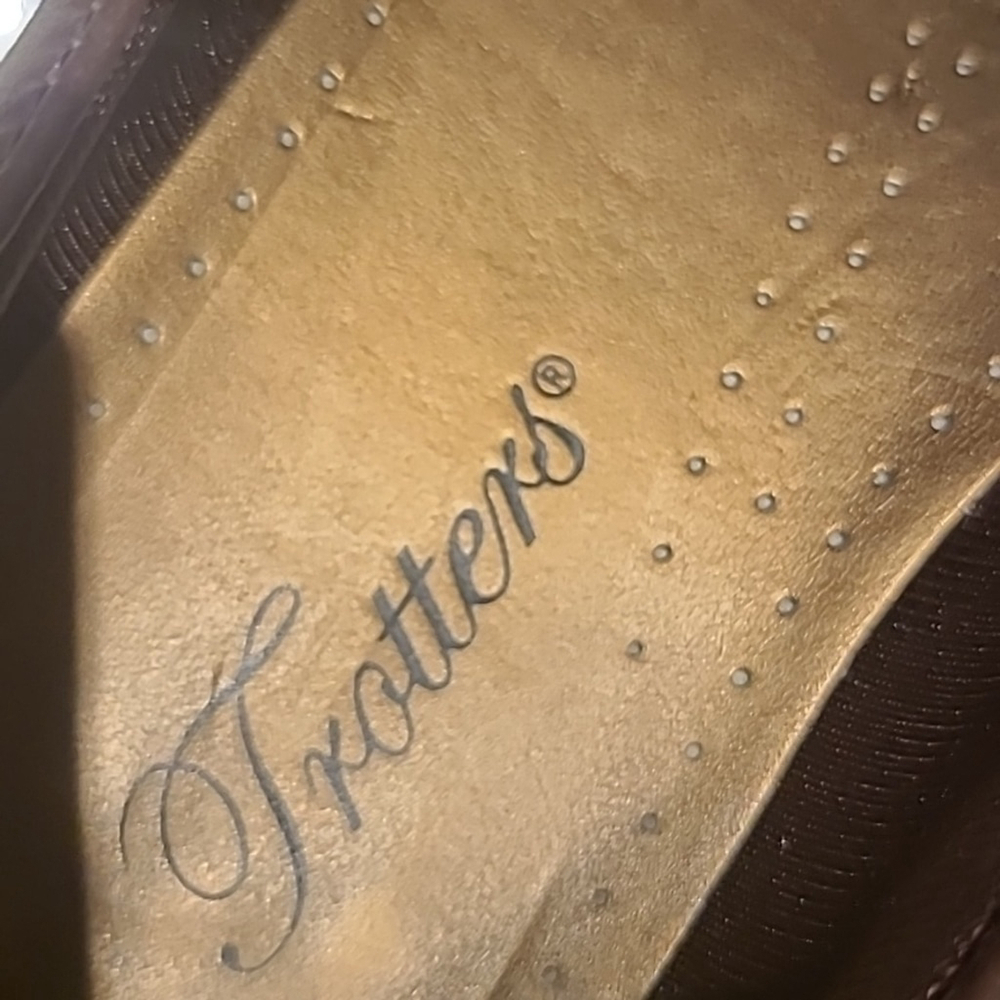 Trotters "Allison" Mocha Leather loafers with block heel. Sz. 10 N. (#1592) - Picture 7 of 12
